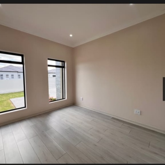 4 Bedroom Property for Sale in Fountains Estate Eastern Cape